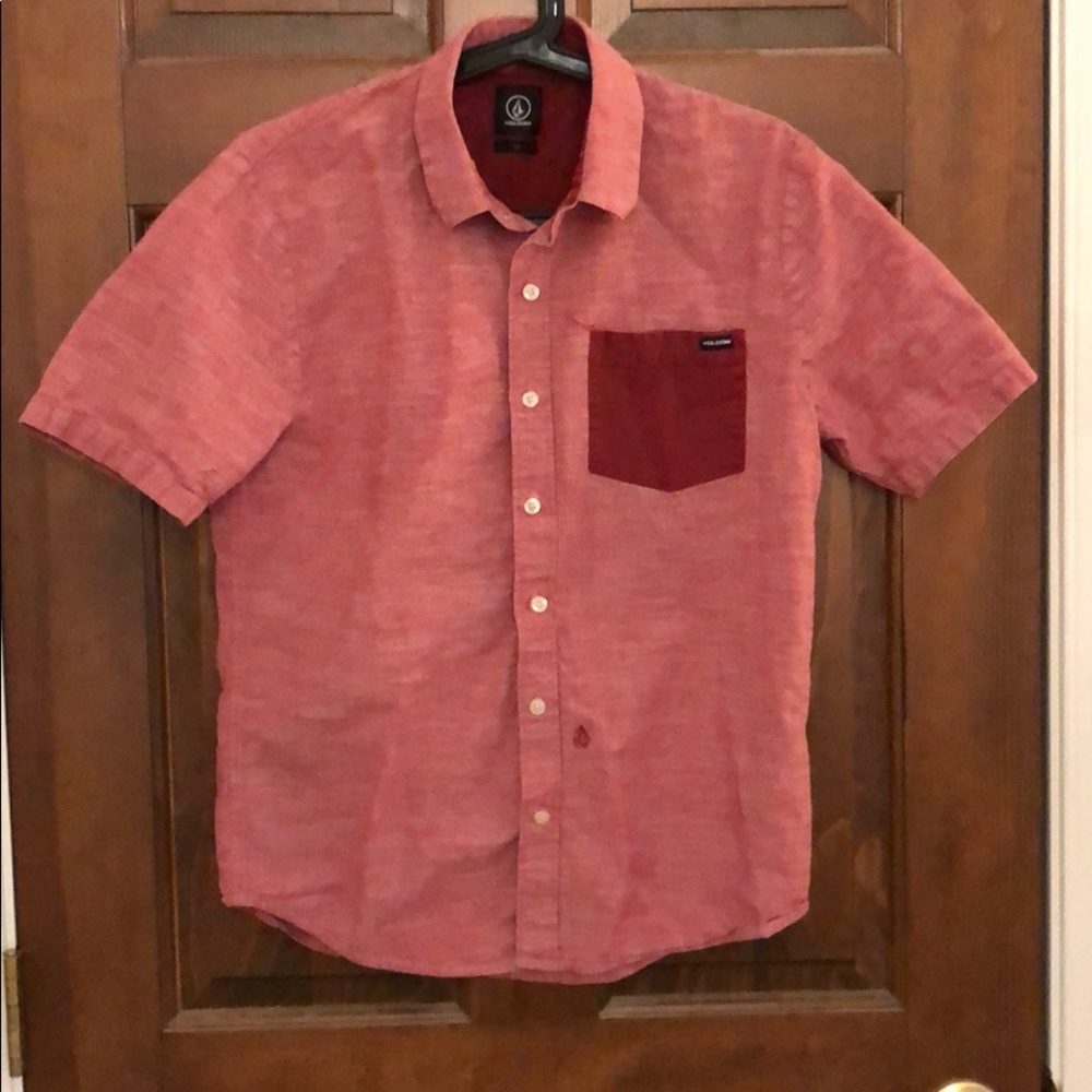 💚 3/$13 Volcom pink button-up w/ red pocket